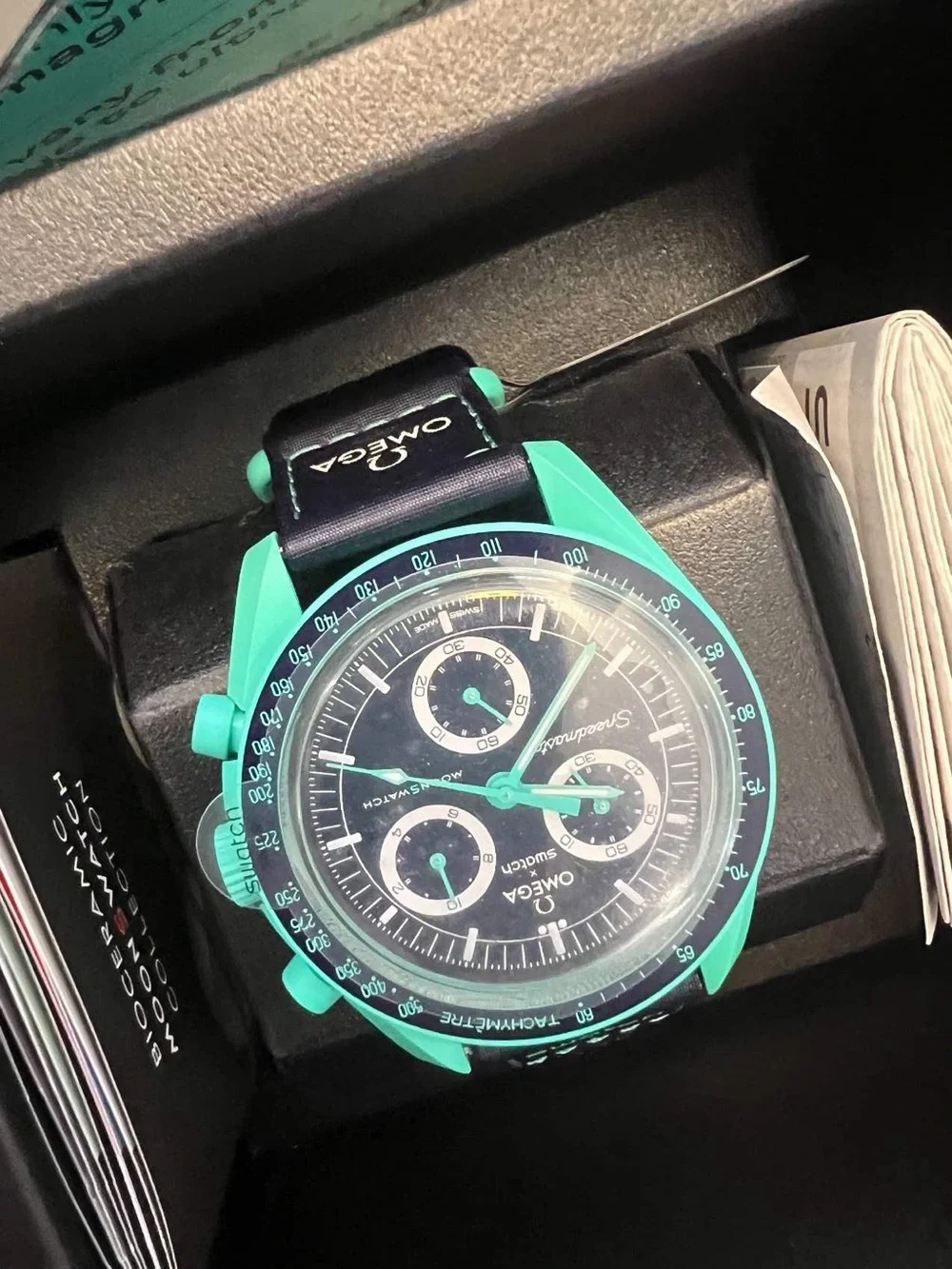 OMEGA X SWATCH MoonSwatch Mission on Earth Polar Lights SO33L103